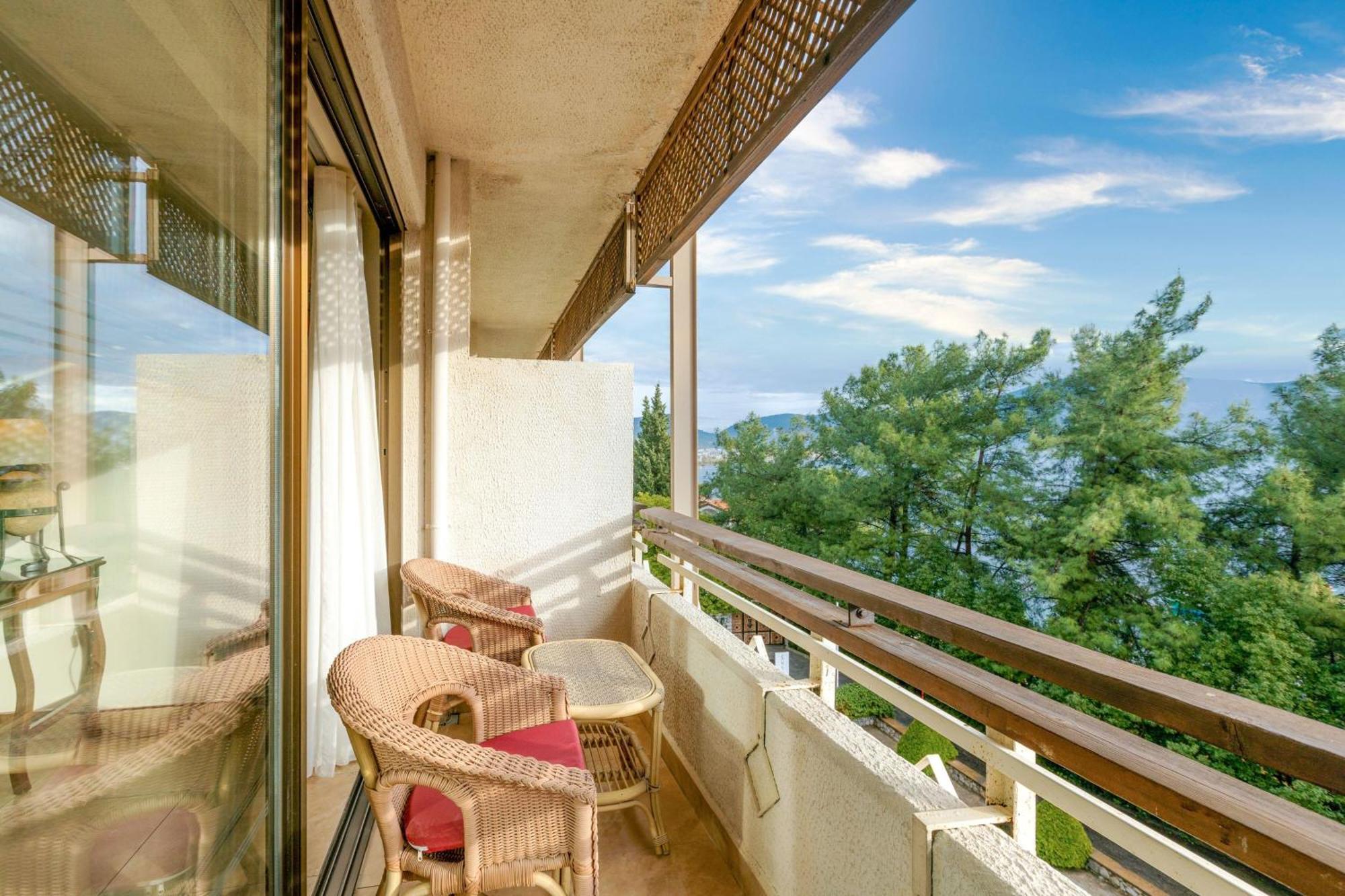 ラブランダ マレス マルマリス ホテル エクステリア 写真 A balcony